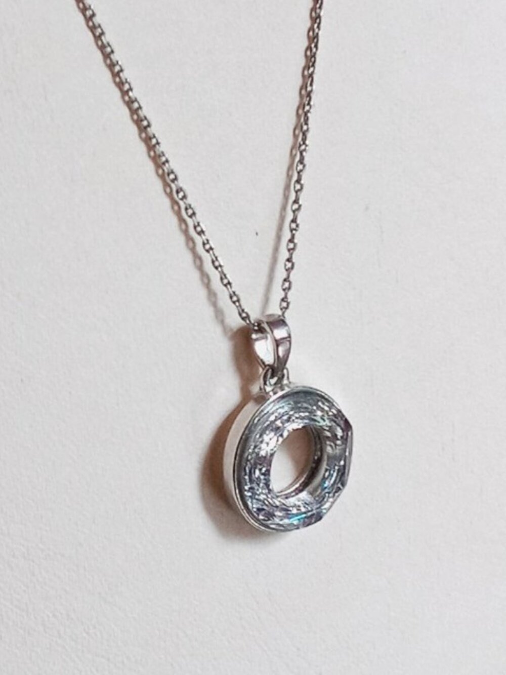 Stunning Mestigè Circle Pendant Silver Crystal Eternity Necklace Like New!
